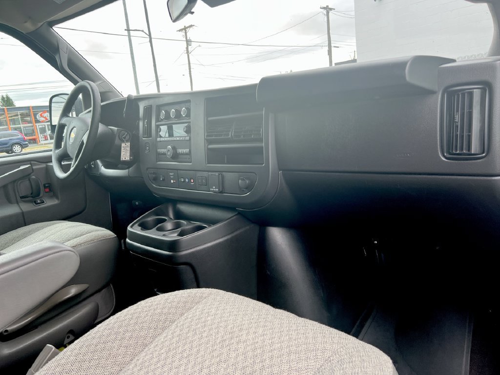 Used 2025 Chevrolet Express 3500 LT w/ LT Preferred Equipment Group RWD image 22