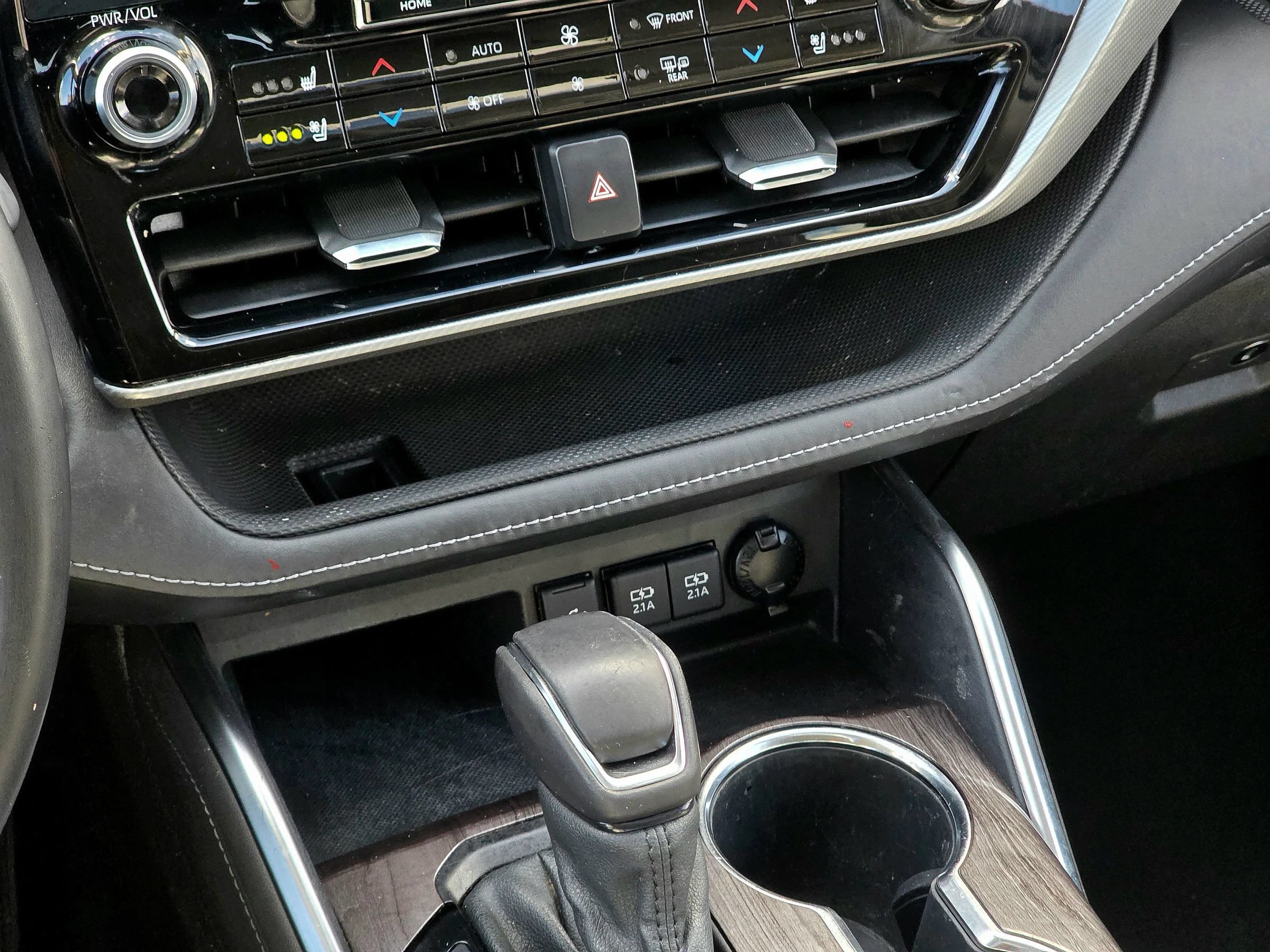 Used 2021 Toyota Highlander Platinum AWD/4WD image 32