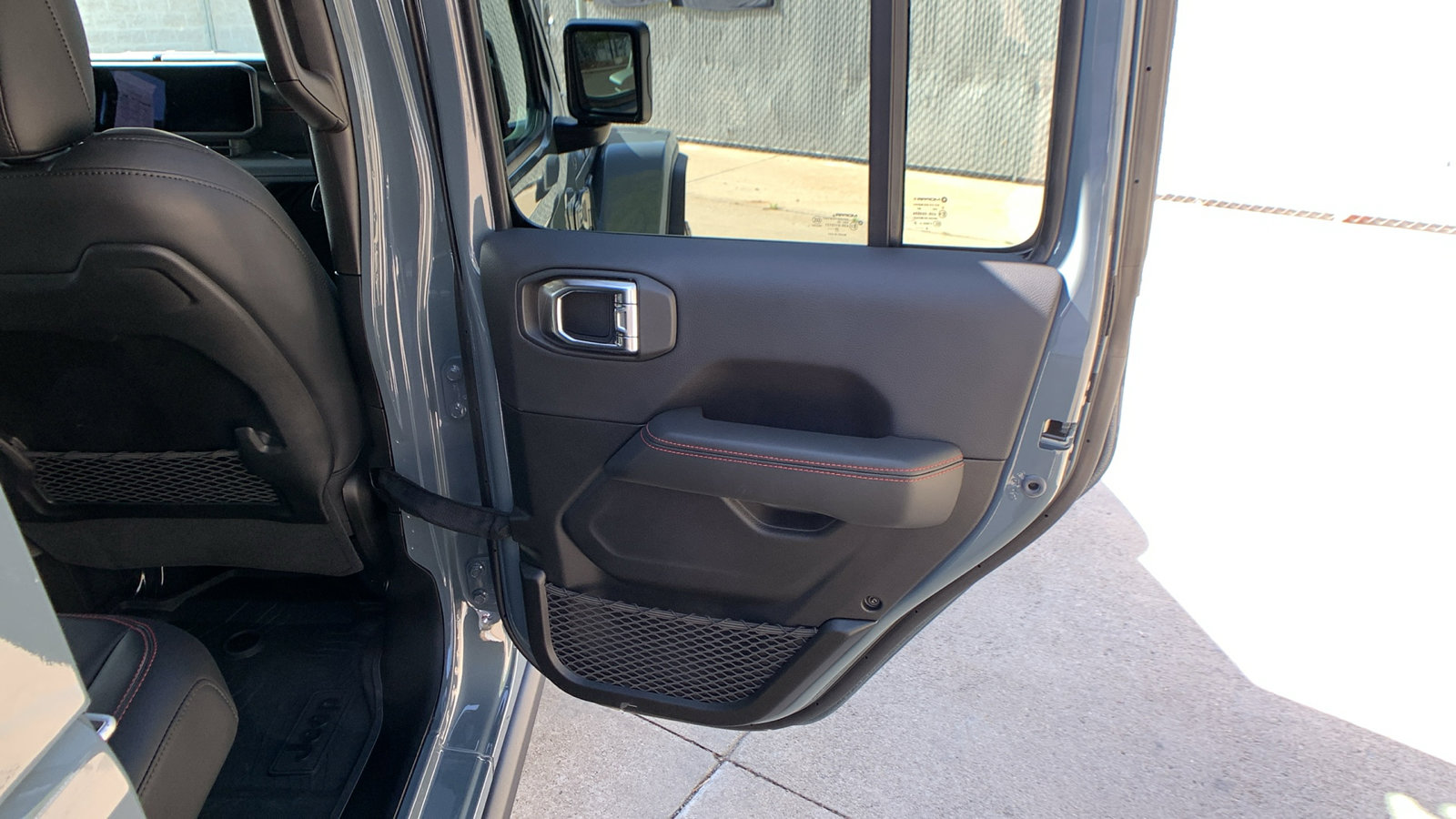 Used 2025 Jeep Wrangler Unlimited Rubicon image 27