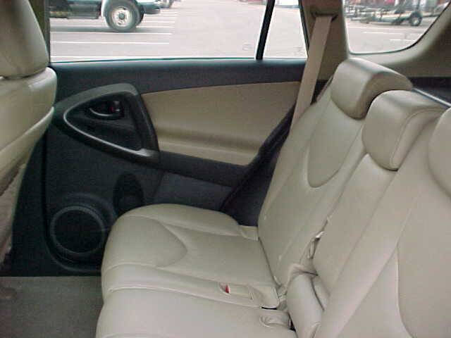 Used 2011 Toyota RAV4 Limited w/ Limited Extra Value Pkg AWD/4WD image 9