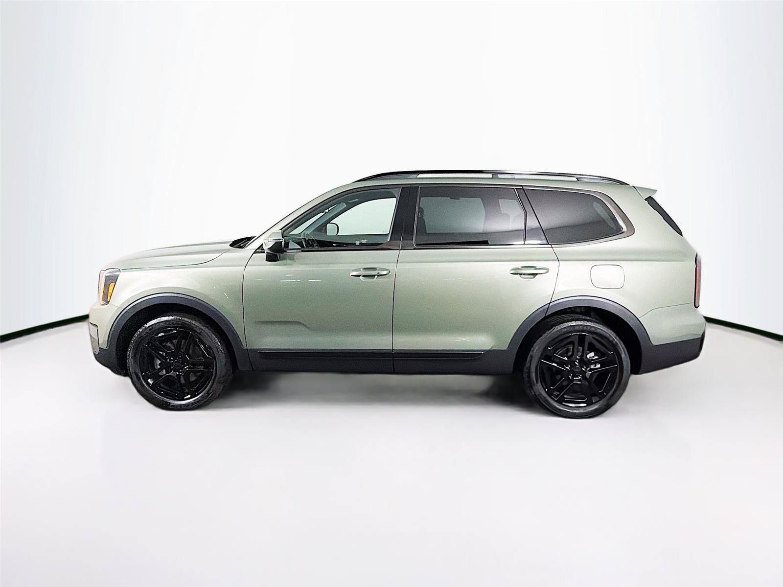 Used 2025 Kia Telluride EX X-Line AWD/4WD image 8