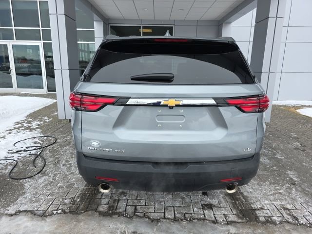 Used 2023 Chevrolet Traverse LS image 3