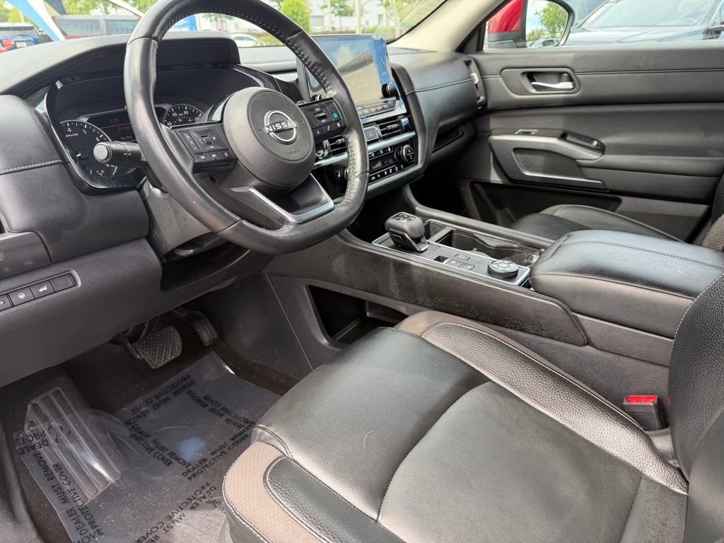 Used 2023 Nissan Pathfinder SL w/ Black Appearance Package AWD/4WD image 21