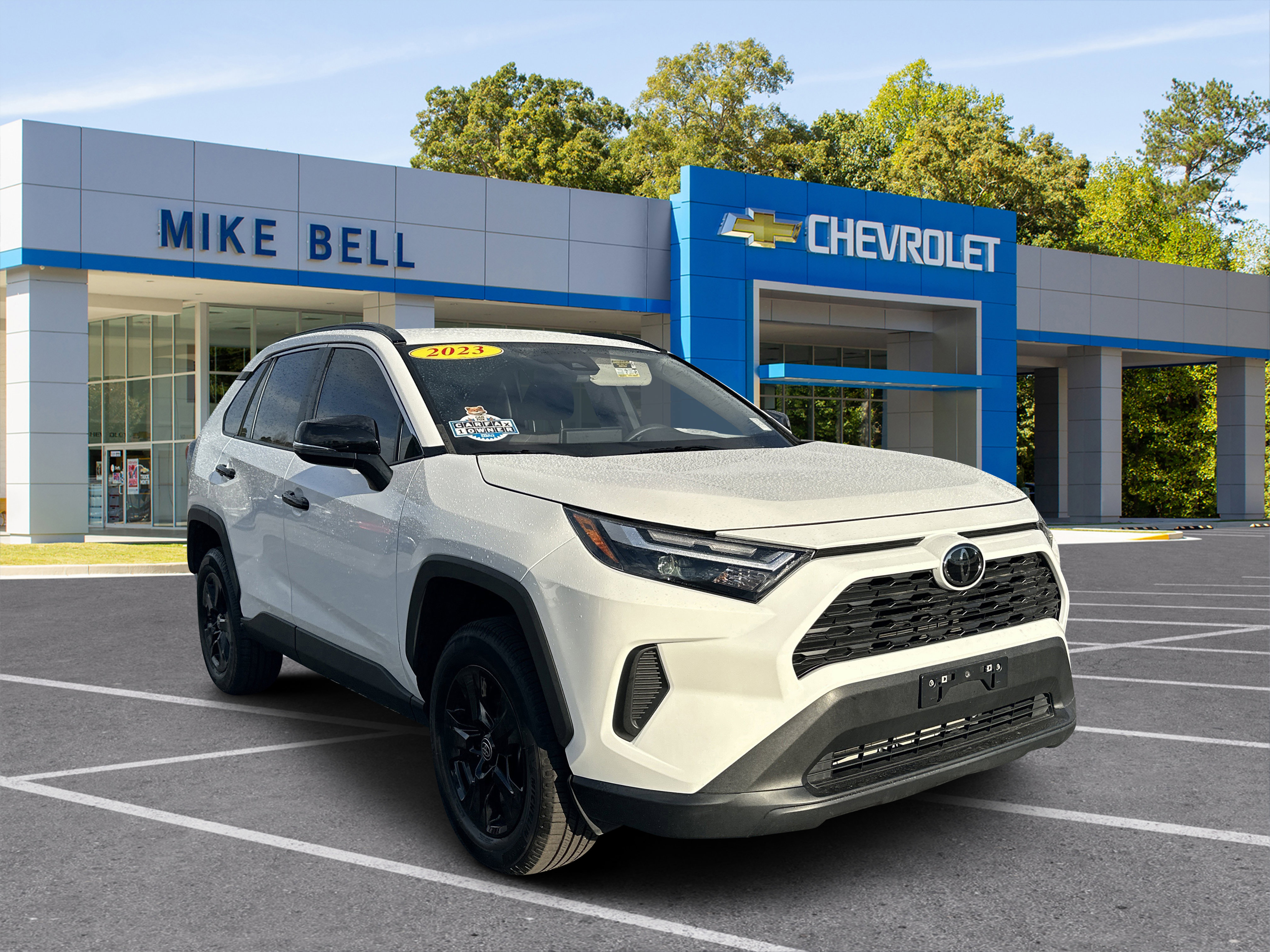 Used 2023 Toyota RAV4 XLE image 1