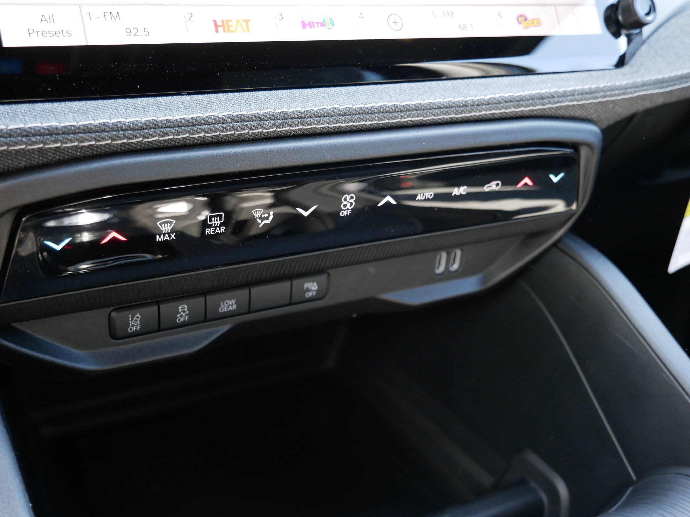 New 2026 Jeep Cherokee Laredo AWD/4WD image 15