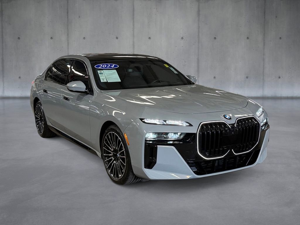 Used 2024 BMW 760i xDrive w/ Executive Package image 7
