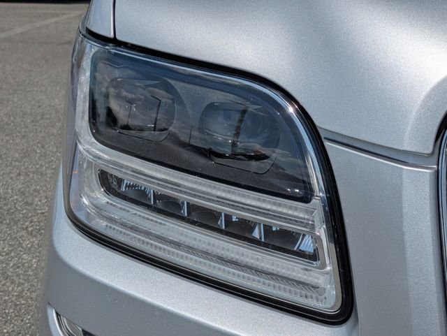 Used 2019 Lincoln Navigator Reserve AWD/4WD image 10