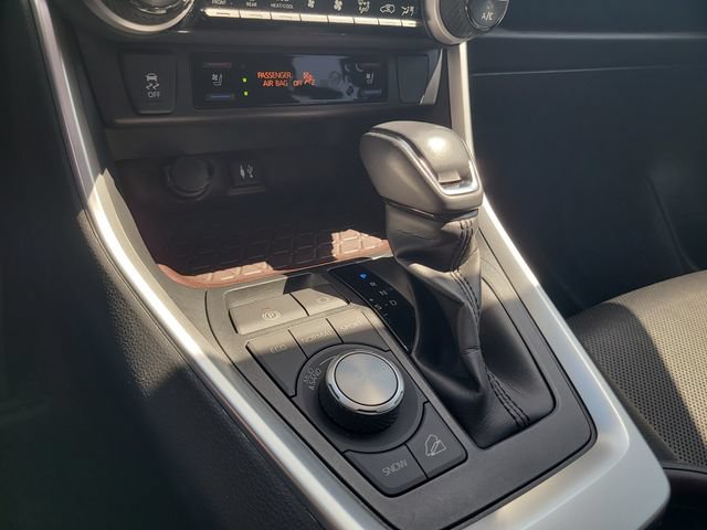 Used 2019 Toyota RAV4 Limited w/ Cold Weather Package AWD/4WD image 24