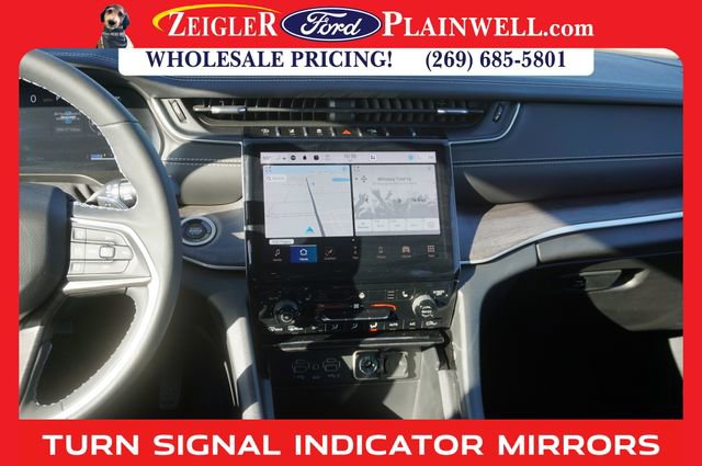 Used 2023 Jeep Grand Cherokee Limited image 16