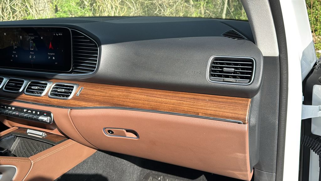 Certified 2026 Mercedes-Benz GLE 450e 4MATIC image 12