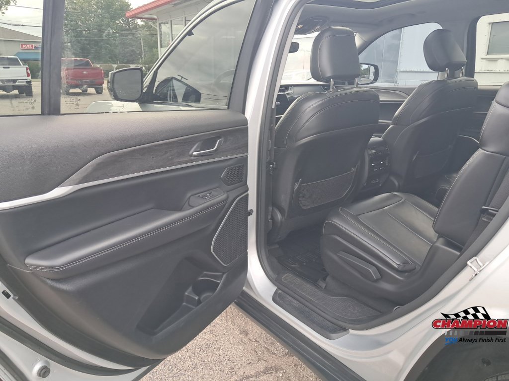 Used 2021 Jeep Grand Cherokee L Limited AWD/4WD image 17