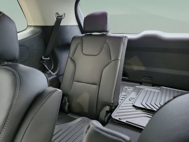 Certified 2025 Kia Telluride EX w/ EX Captain's Chair Package FWD image 30