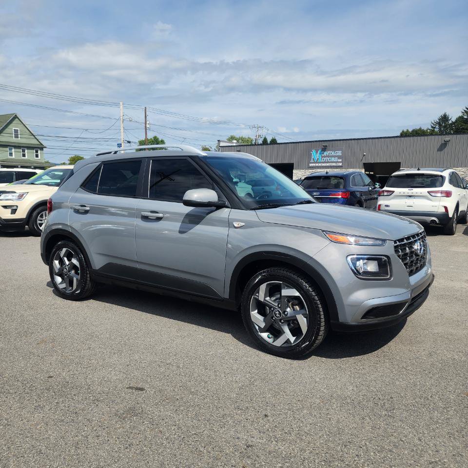Used 2022 Hyundai Venue SEL w/ Cargo Package FWD image 6