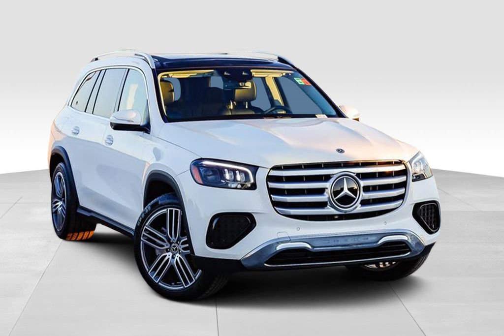 Used 2024 Mercedes-Benz GLS 450 4MATIC image 2