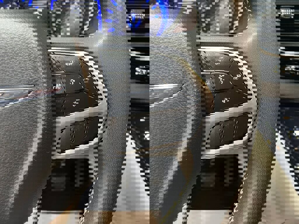 Used 2022 Chrysler Voyager LX image 12