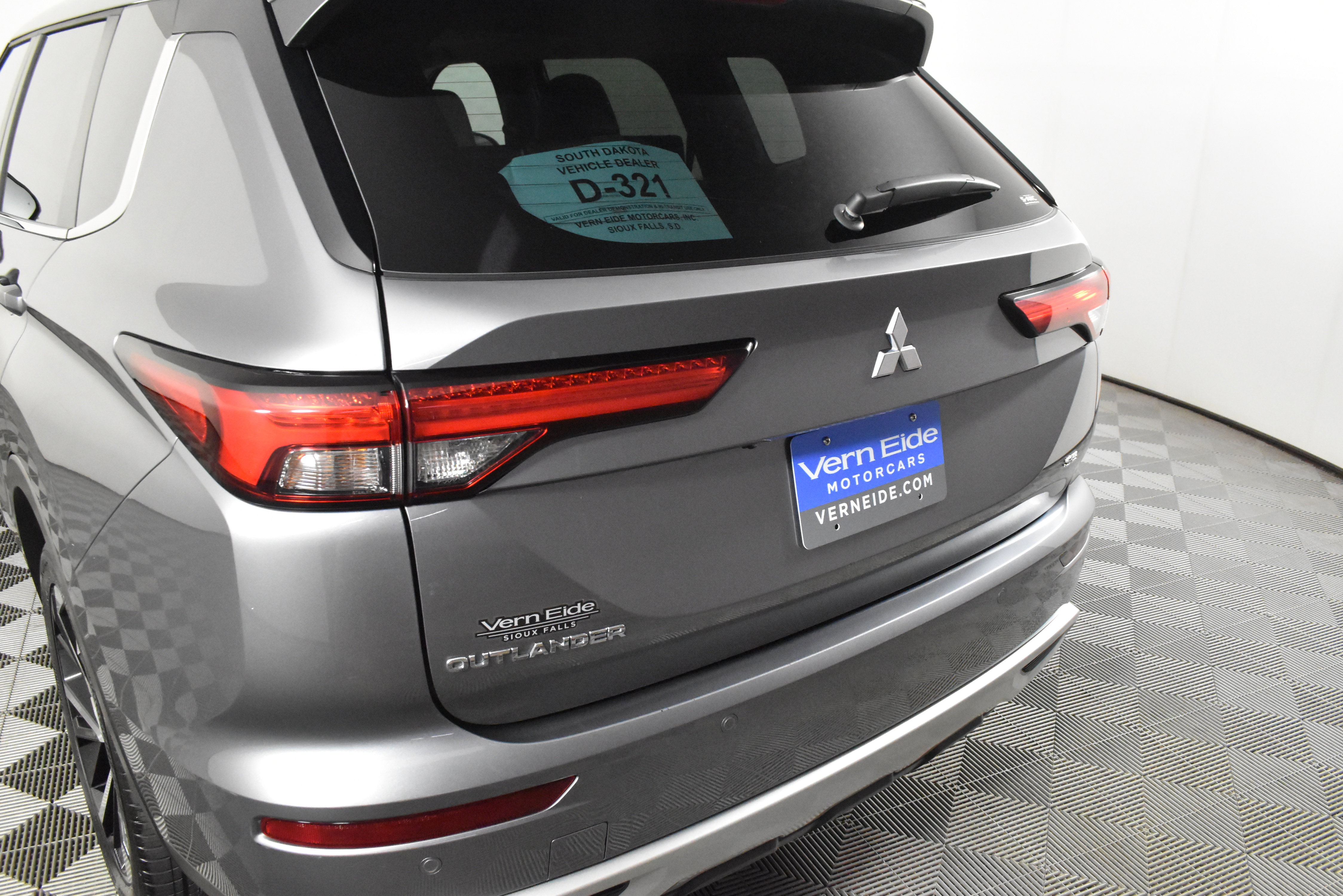 Used 2024 Mitsubishi Outlander SE image 15