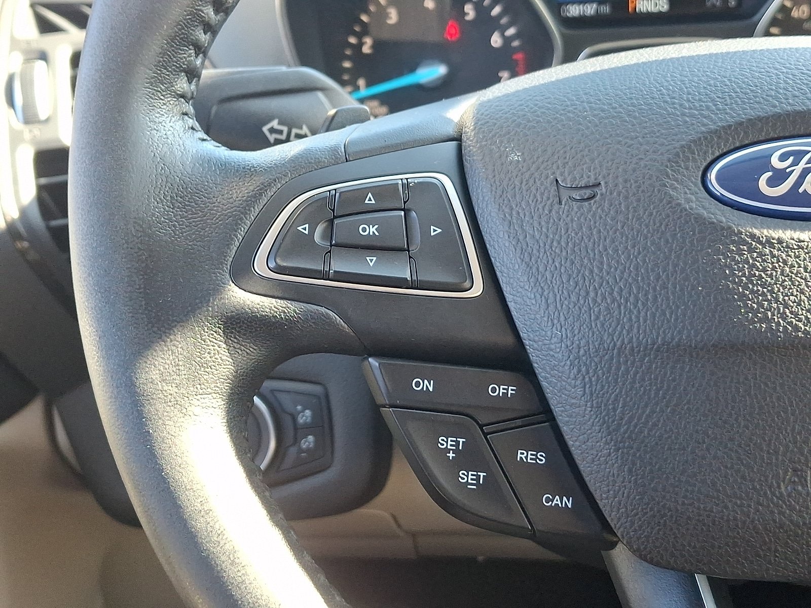 Used 2017 Ford Escape Titanium FWD image 21