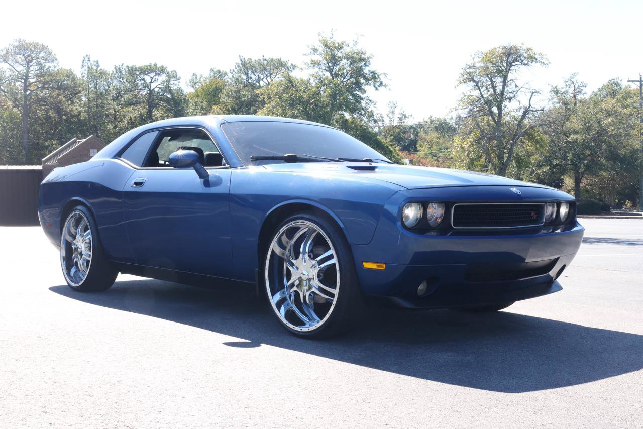 Used 2010 Dodge Challenger R/T RWD image 7