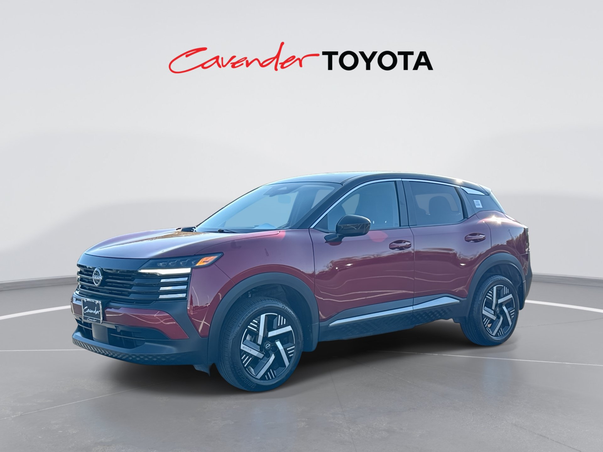 Used 2025 Nissan Kicks SV FWD image 1