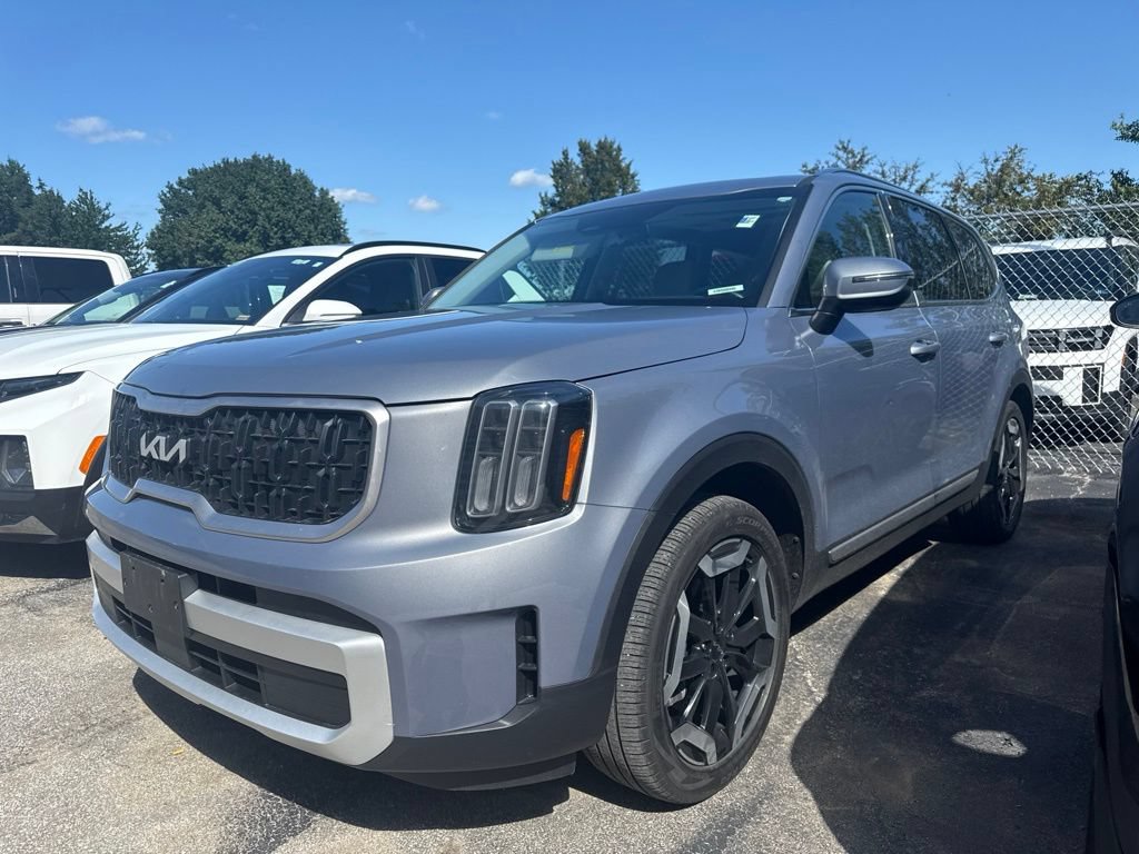 Used 2024 Kia Telluride EX w/ EX Captain's Chair Package