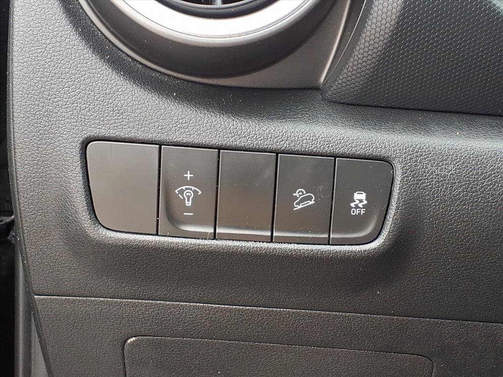 Used 2022 Hyundai Kona SE FWD image 14