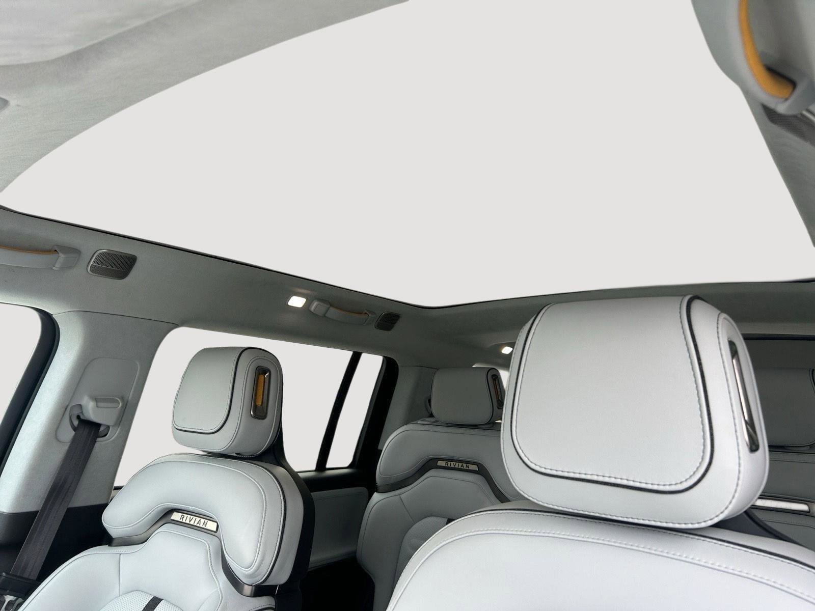 Used 2024 Rivian R1S Adventure image 25