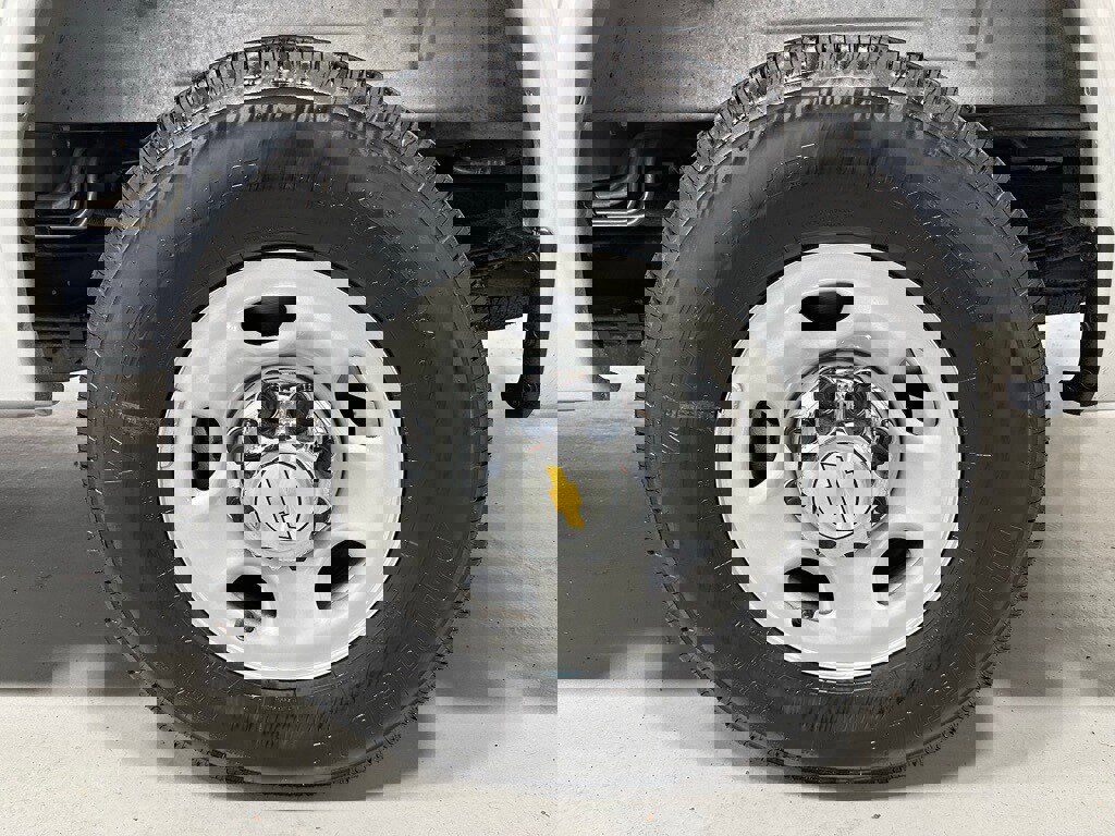 Used 2025 Chevrolet Express 3500 LT w/ LT Preferred Equipment Group image 52