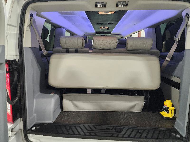 Used 2017 Ford Transit 150 XLT RWD image 20