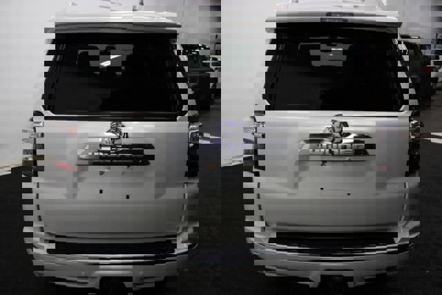 Used 2016 Toyota 4Runner Limited image 8