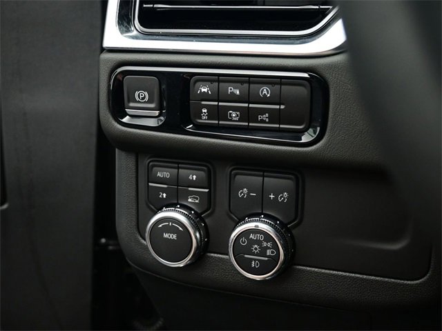 Used 2025 GMC Yukon XL Denali w/ Sun & Power Step Package image 21