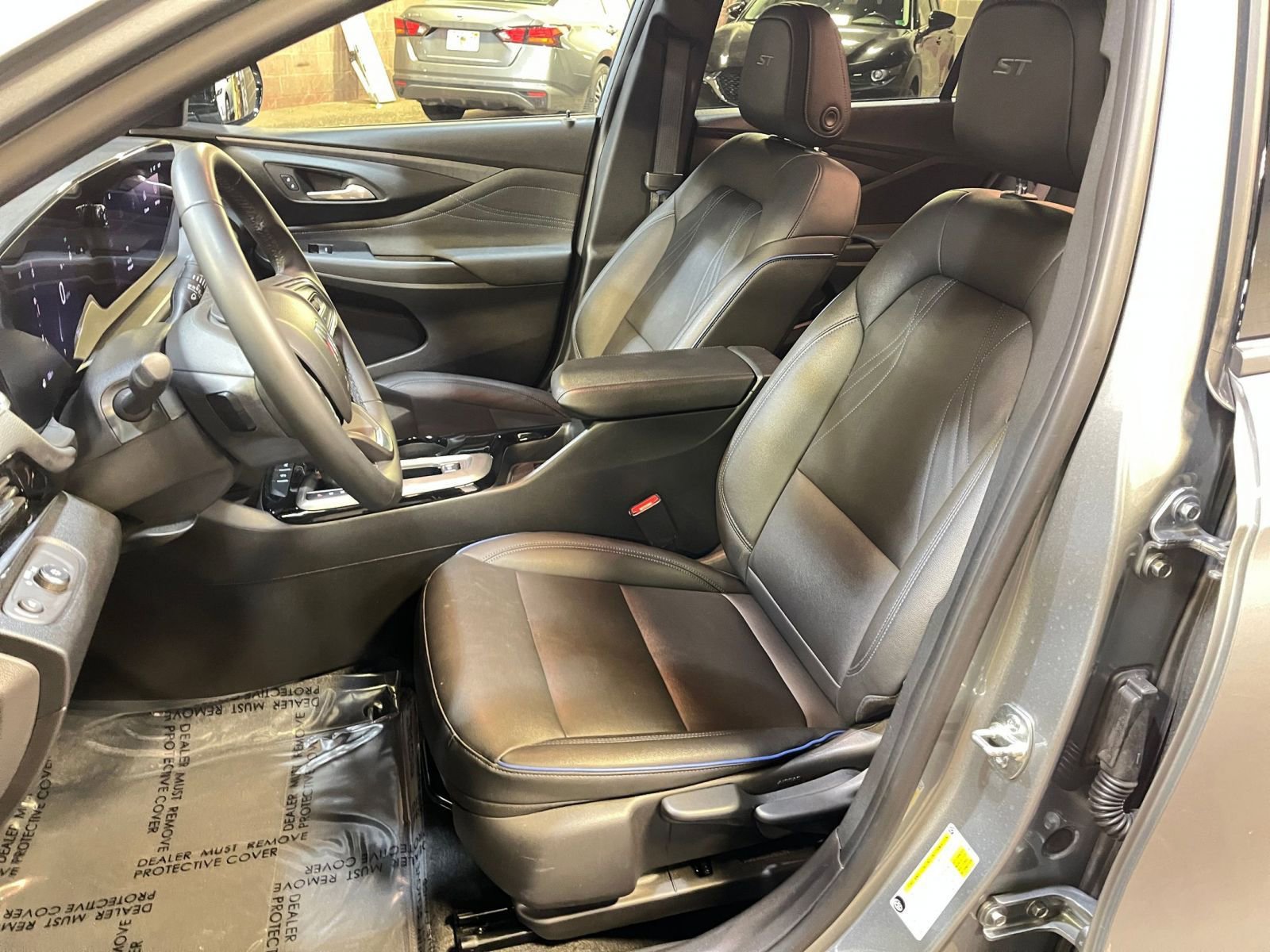 Used 2025 Buick Envista Sport Touring image 35