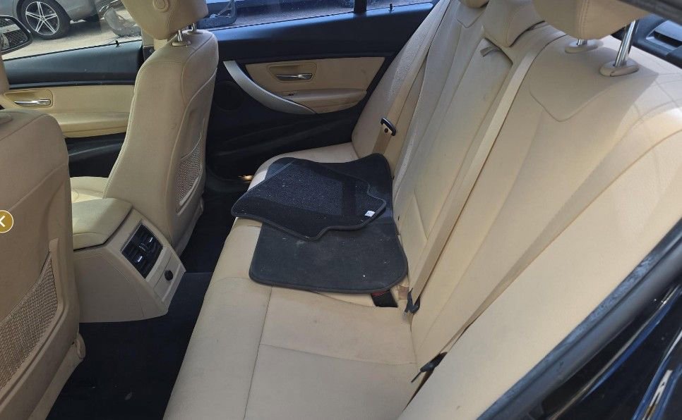 Used 2018 BMW 320i Sedan w/ Convenience Package image 10