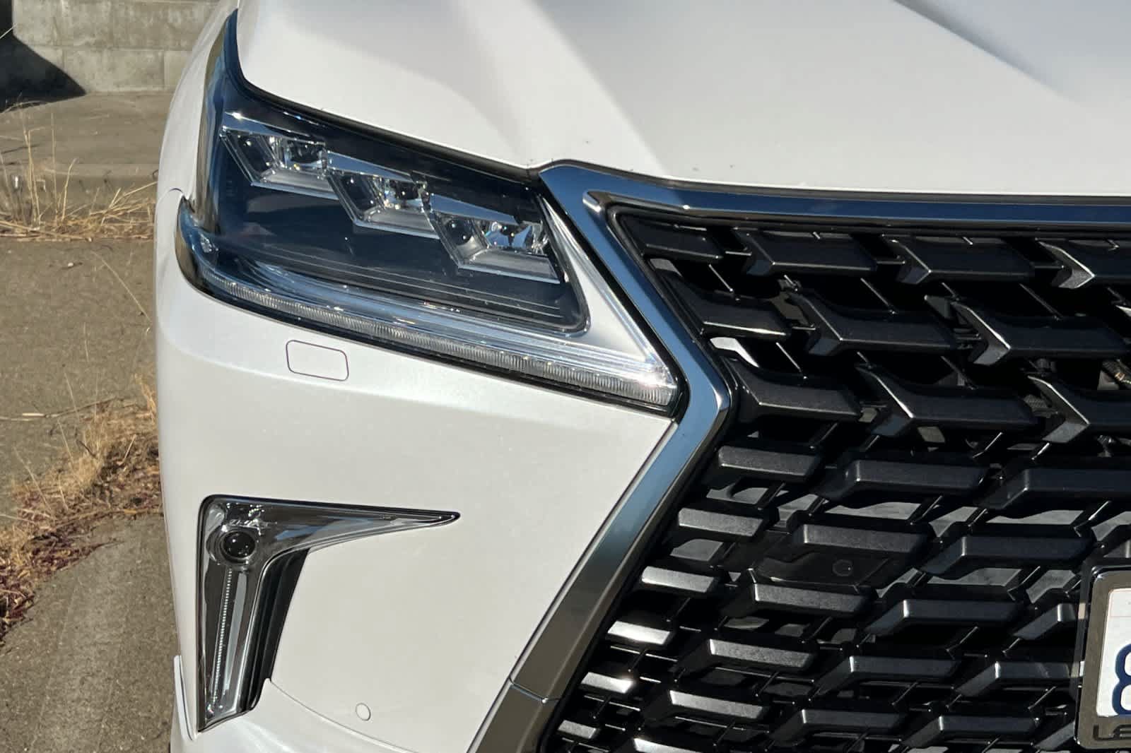 Used 2021 Lexus LX 570 4WD w/ Sport Package image 8