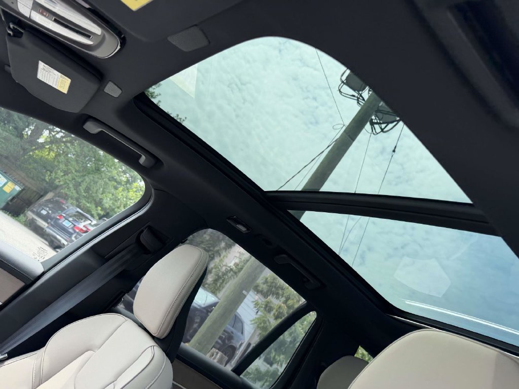 New 2026 Volvo XC90 B6 Plus w/ Protection Package Premier AWD/4WD image 18
