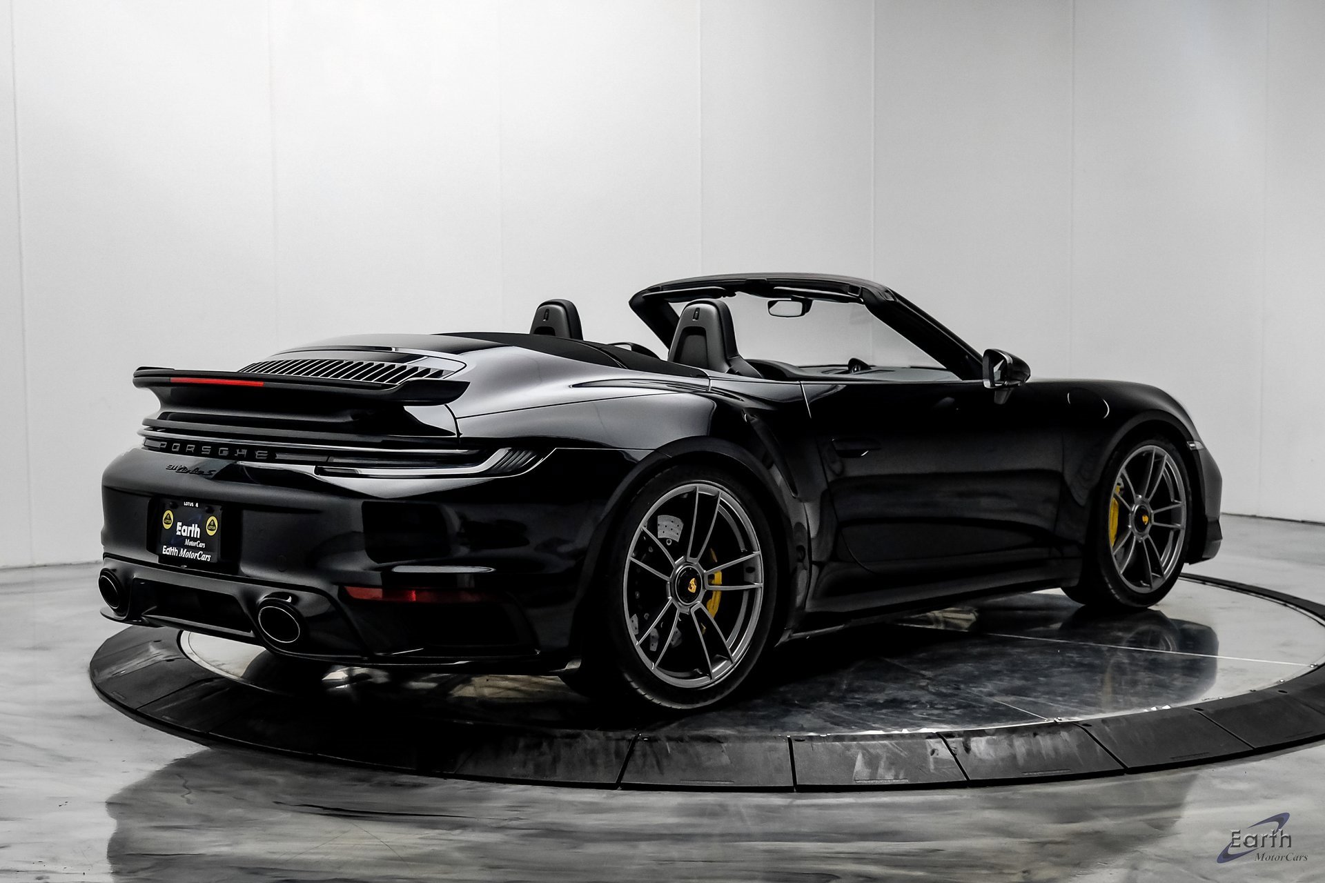 Used 2022 Porsche 911 Turbo S image 17