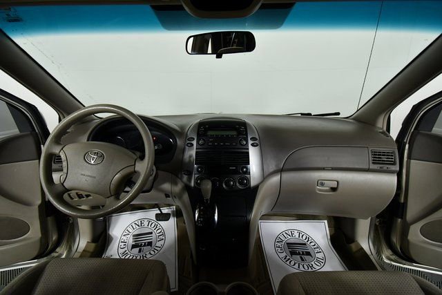 Used 2008 Toyota Sienna Sienna Passenger Van image 19