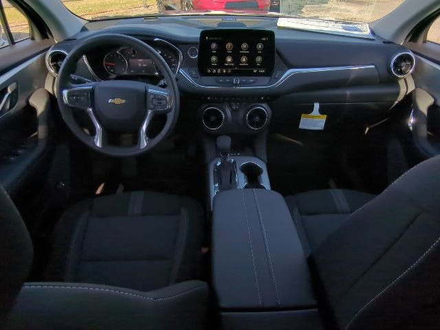 New 2025 Chevrolet Blazer LT w/ Convenience Package image 5