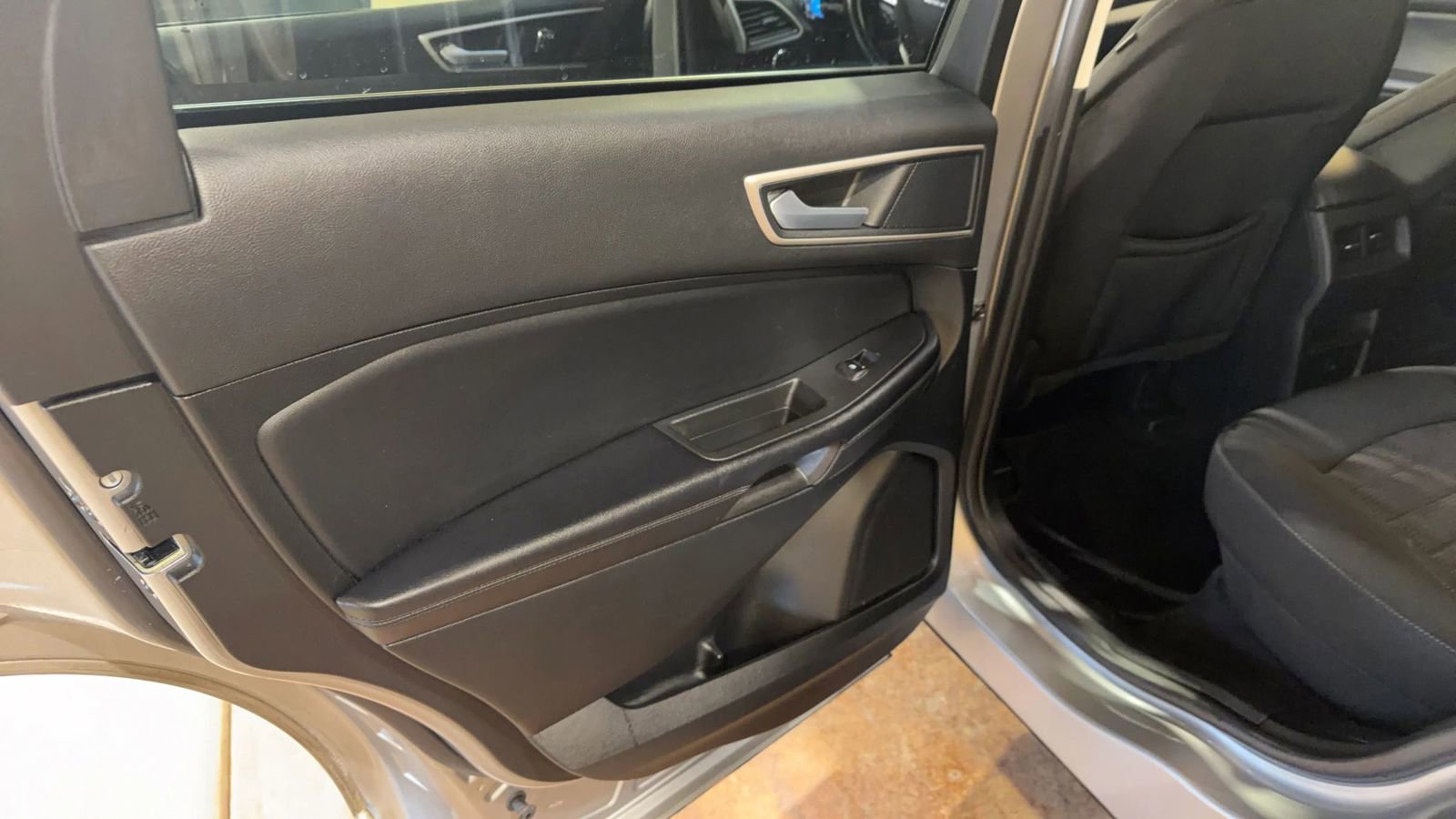 Used 2023 Ford Edge SEL w/ Cold Weather Package image 19