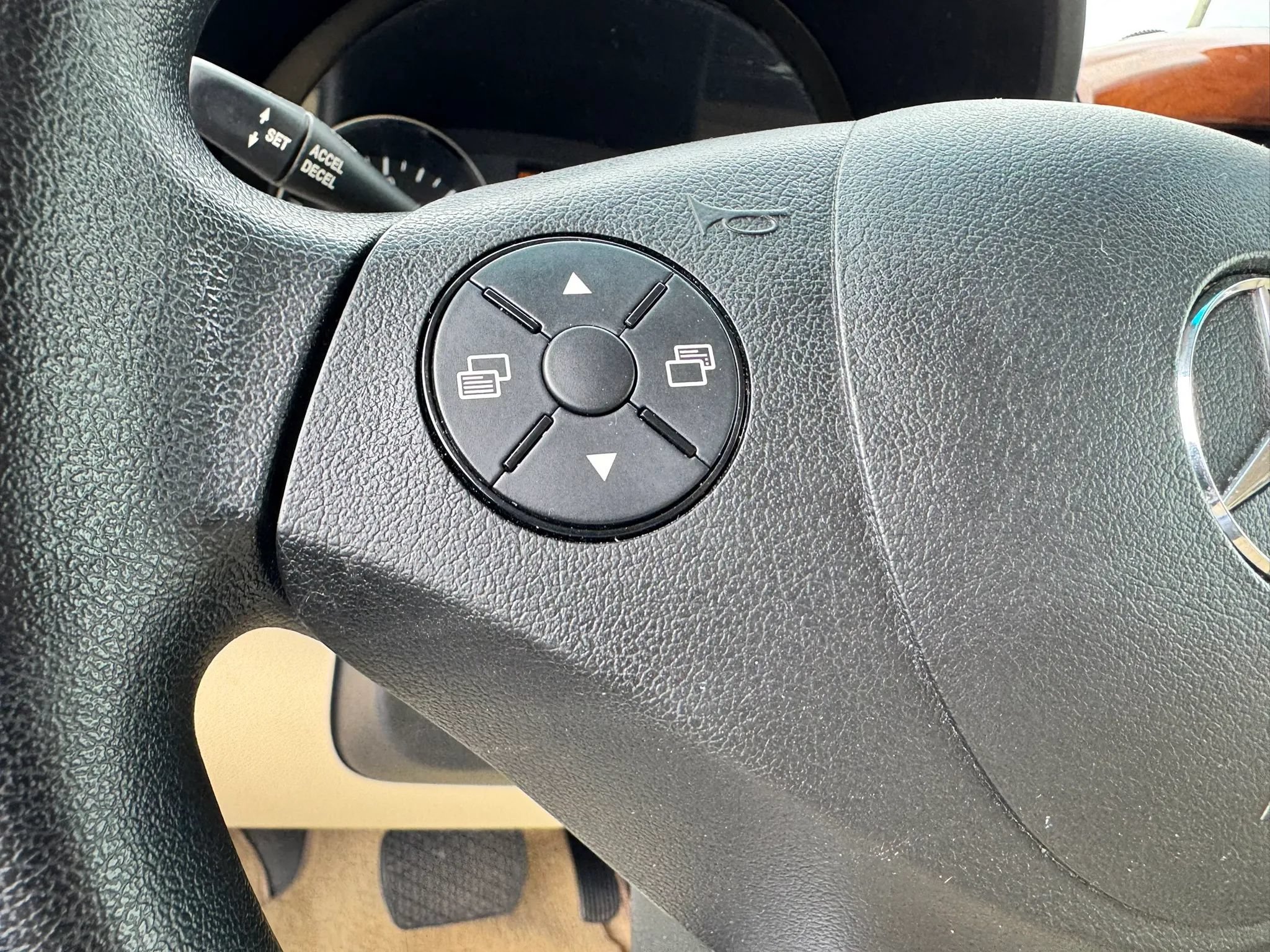 Used 2016 Mercedes-Benz Sprinter 2500 image 19
