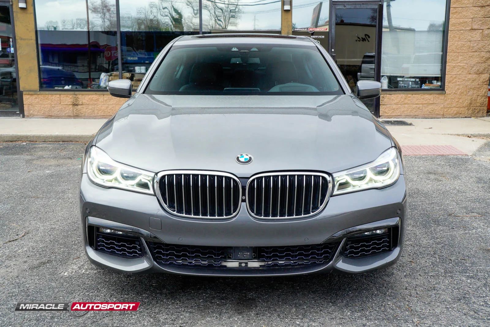 Used 2016 BMW 750i RWD image 2