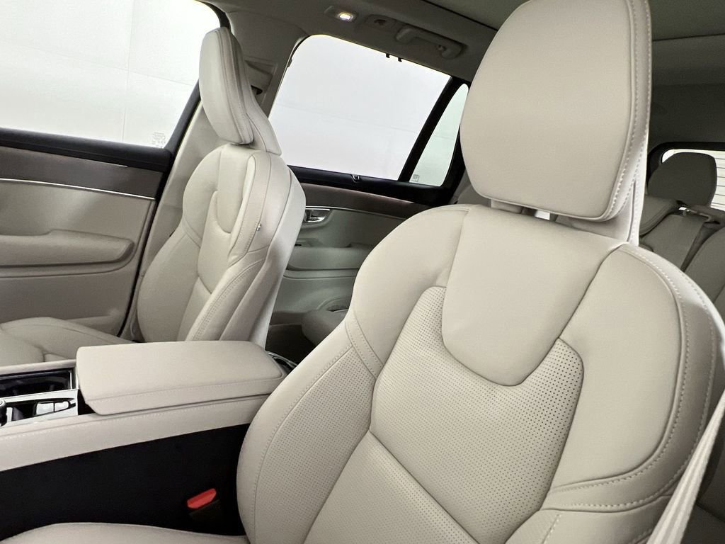 New 2026 Volvo XC90 B5 Ultra w/ Protection Package image 12