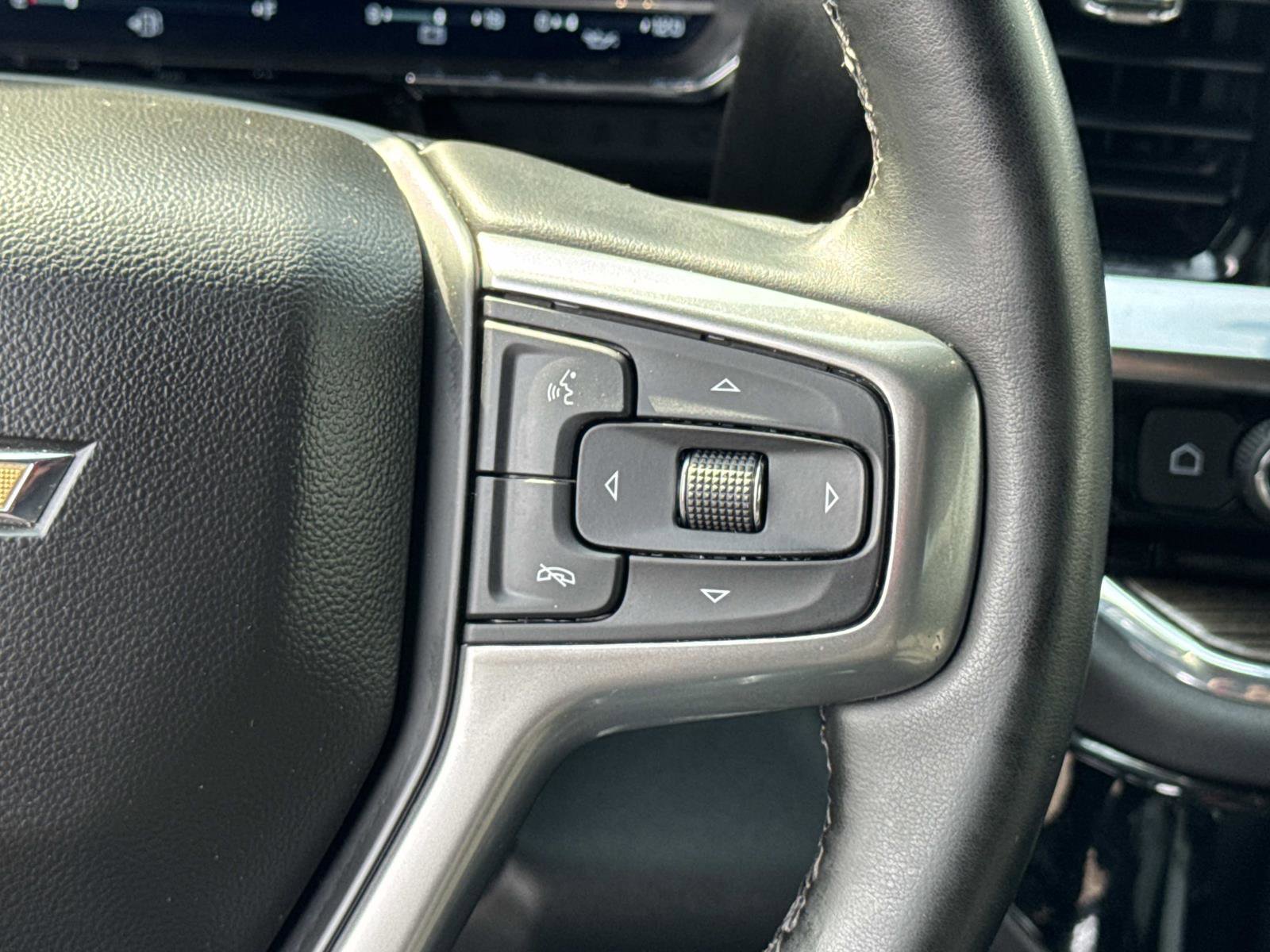 Used 2023 Chevrolet Silverado 1500 LT image 9