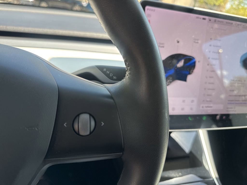 Used 2021 Tesla Model Y Long Range image 19