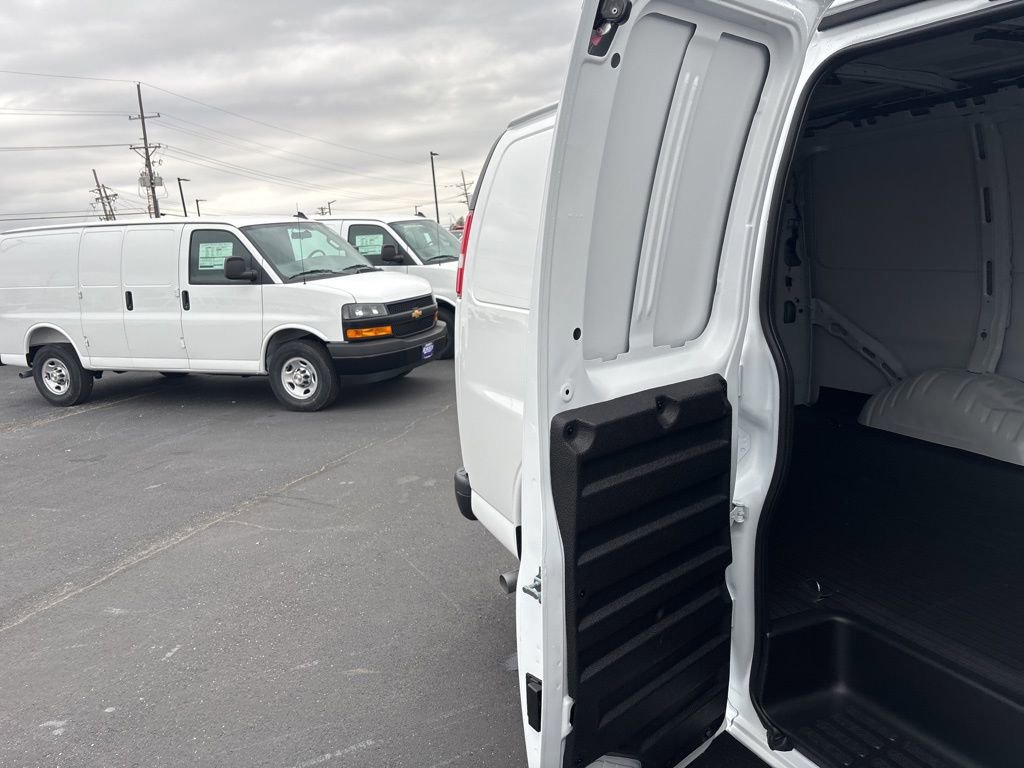 New 2025 Chevrolet Express 2500 w/ Driver Convenience Package image 33