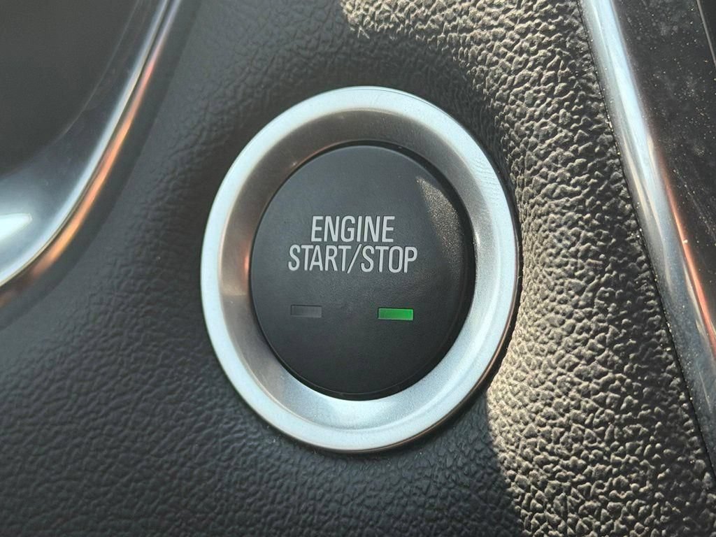 Used 2023 Chevrolet Traverse LT AWD/4WD image 13