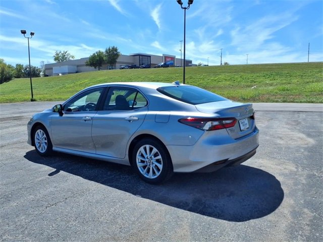 Used 2023 Toyota Camry LE image 19