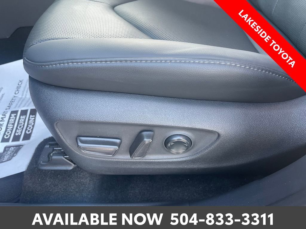 Certified 2025 Toyota Highlander Limited image 29