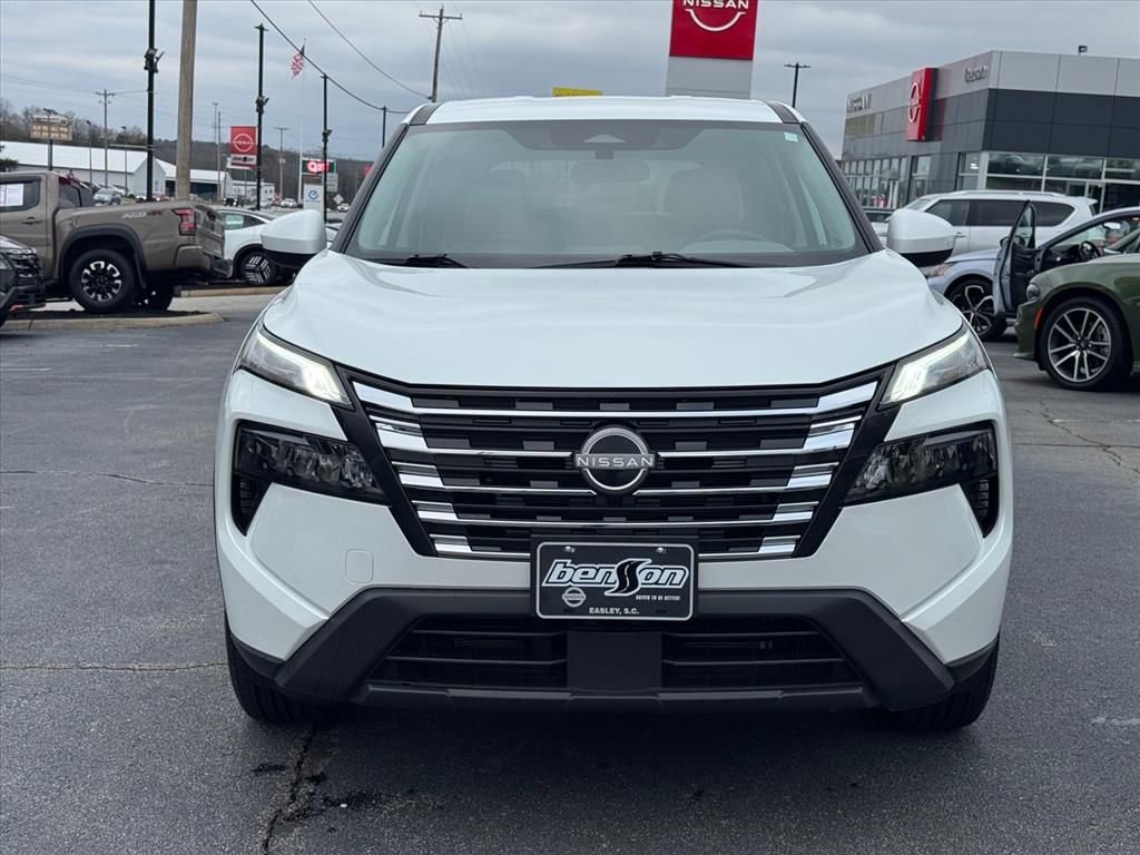 Used 2025 Nissan Rogue SV image 8