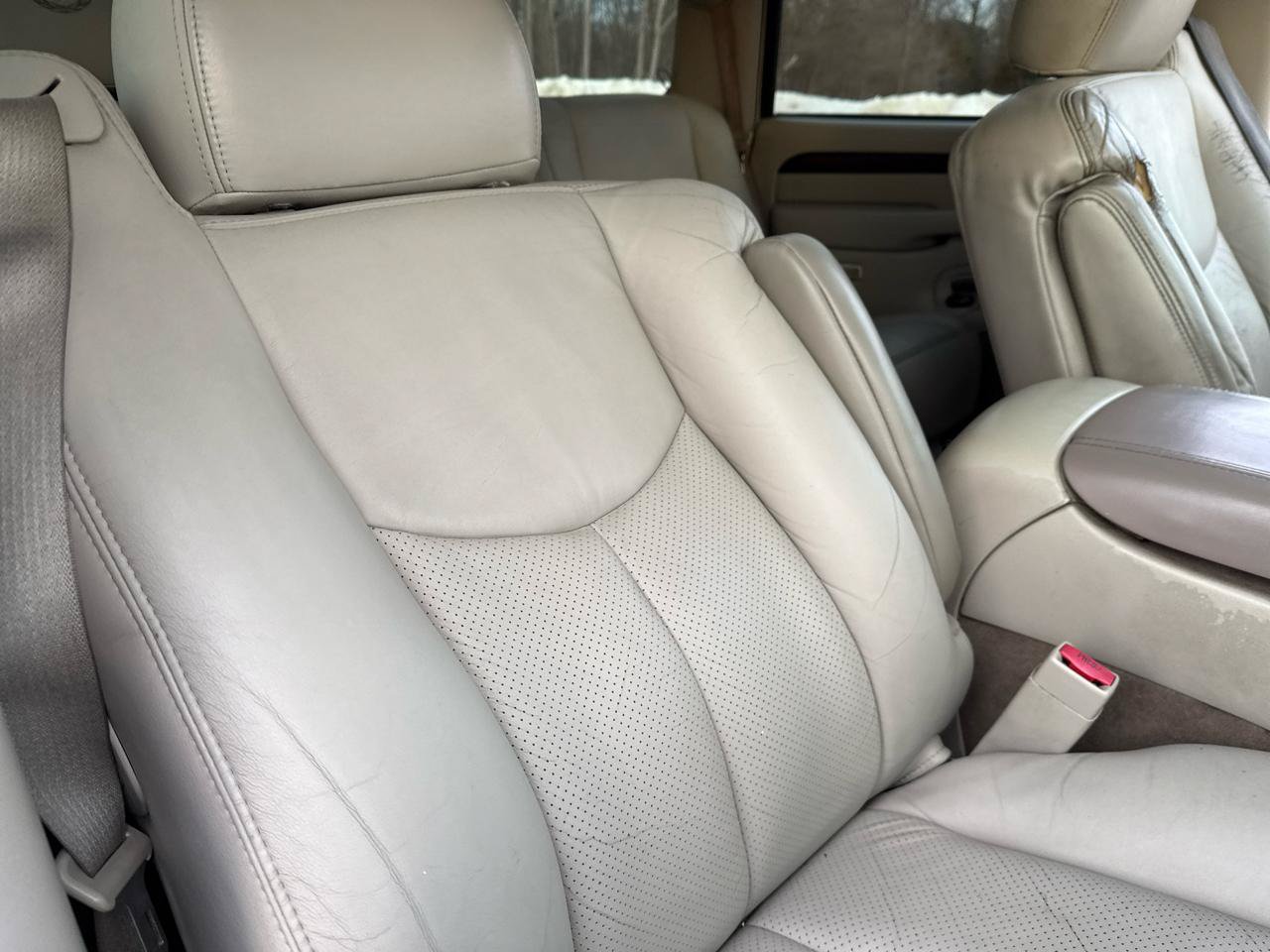 Used 2003 Cadillac Escalade AWD w/ Marketing Vehicle Package image 29