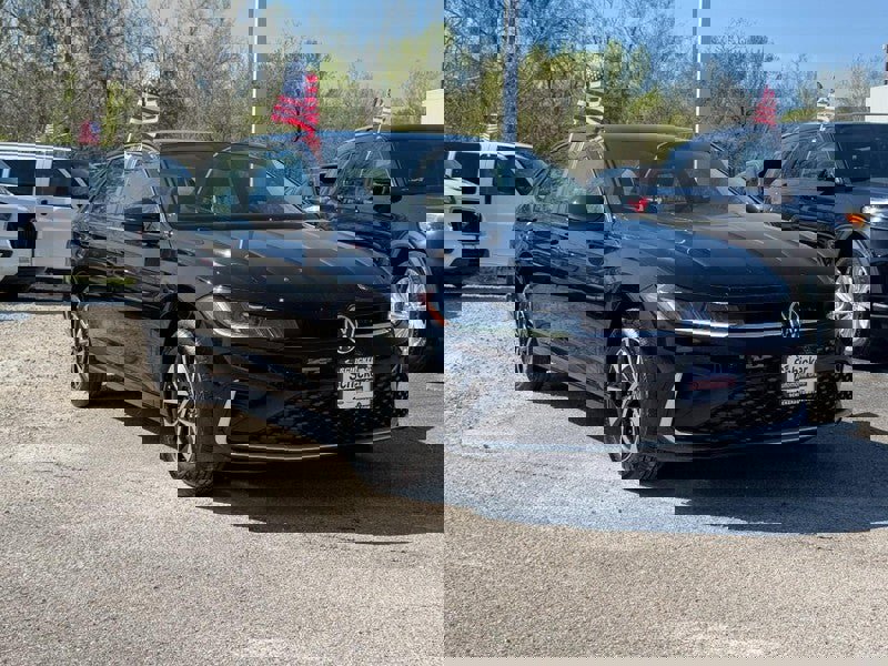 Used 2025 Volkswagen Jetta S image 2